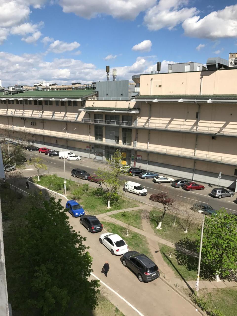 Obolon Metro Station Apartamento Kiev Exterior foto