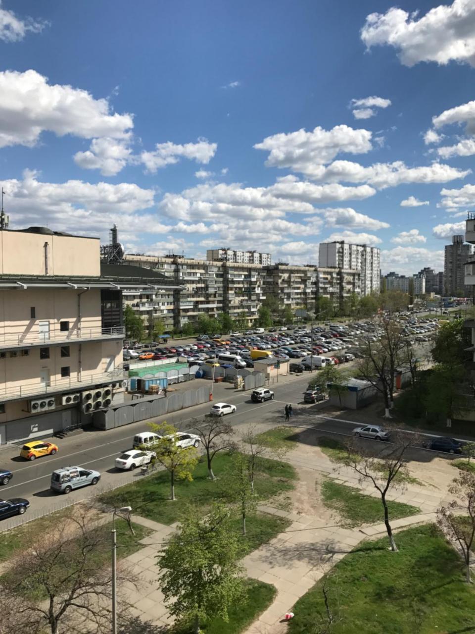 Obolon Metro Station Apartamento Kiev Exterior foto